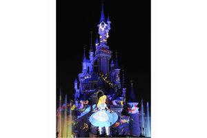 ディズニーランド・パリのナイトタイムショー「Disney Dreams！」の様子 (C)Disney（画像：オリエンタルランド）