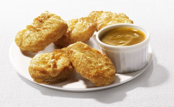 「チキンマックナゲット フルーツカレーソース」のイメージ（写真：日本マクドナルド）