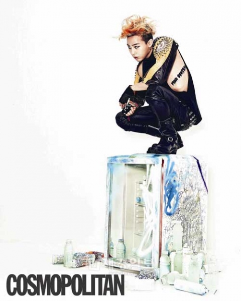 韓国の清涼飲料水『グラソービタミンウォーター』とG-DRAGONのコラボレーショングラビアが、『コスモポリタン』7月号を通じて公開される。写真=コスモポリタン