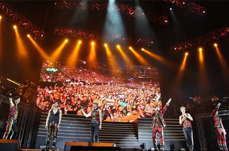 神話（SHINWHA）が中国・上海で開かれた2013年アジアツアー2番目のコンサートを大成功させた。写真＝神話カンパニー