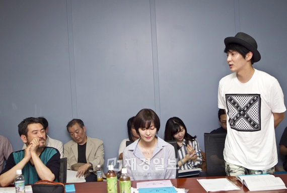 韓国MBC新水木ミニシリーズ『Two Weeks』の俳優陣が台本読みの練習を終え、本格的な製作に入る。