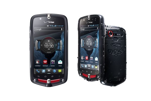 「G'zOne COMMANDO 4G LTE」（画像：カシオ計算機）