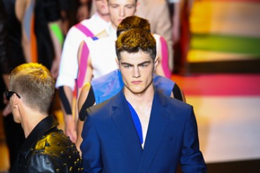 ヴェルサーチ 2014年春夏メンズコレクション - ミラノの“色気見本市”