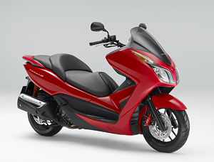 フォルツァ Si<ABS>(グローイングレッド)(写真:ホンダ) フォルツァ Si<ABS>(グローイングレッド)(写真:ホンダ)