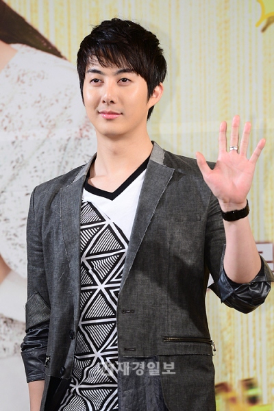 キム・ヒョンジュン（SS501マンネ）が、ロッテグループのグローバル旅行企業ロッテ・ジェイティービーのモデルに抜擢された。