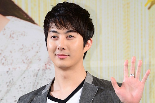 キム・ヒョンジュン（SS501マンネ）が、ロッテグループのグローバル旅行企業ロッテ・ジェイティービーのモデルに抜擢された。