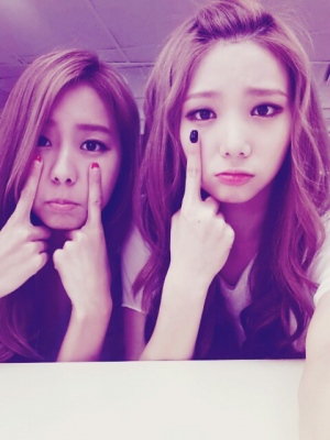 AFTERSCHOOLのユイとカウンが、キュートなツーショット写真を公開した。 AFTERSCHOOLのユイとカウンが、キュートなツーショット写真を公開した。