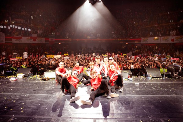 現在ワールドツアーを繰り広げている東方神起が、米LAに続いてチリのサンティアゴ公演も大盛況で終え、米大陸を東方神起カラーで華麗に彩った。写真＝SMエンターテインメント