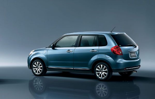 特別仕様車「マツダ ベリーサ ミスティックレザーセレクション」(画像:マツダ) 特別仕様車「マツダ ベリーサ ミスティックレザーセレクション」(画像:マツダ)