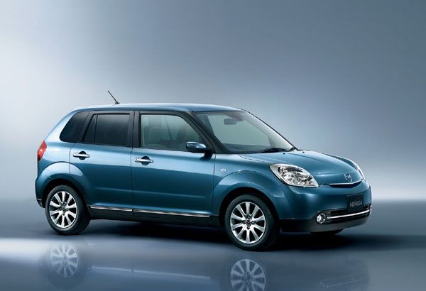 特別仕様車「マツダ ベリーサ ミスティックレザーセレクション」(画像:マツダ) 特別仕様車「マツダ ベリーサ ミスティックレザーセレクション」(画像:マツダ)