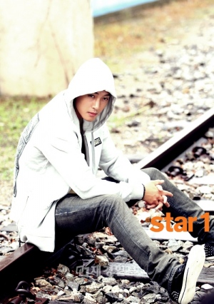 キム・ヒョンジュン（SS501リーダー）が、噂や偏見に対し淡々とした反応を見せた。写真＝「＠star1」8月号