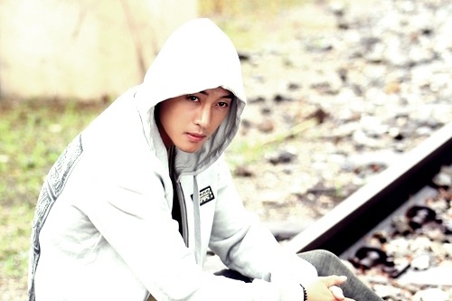 キム・ヒョンジュン（SS501リーダー）が、噂や偏見に対し淡々とした反応を見せた。写真＝「＠star1」8月号