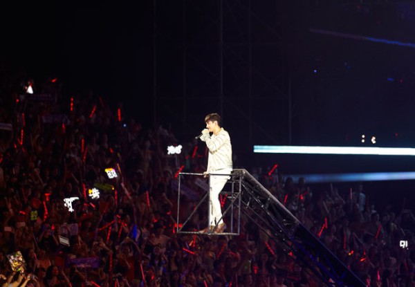 ワールドツアー中の東方神起が、LA（アメリカ）、サンティアゴ（チリ）などアメリカ大陸に続き、上海（中国）コンサートも大盛況のうちに終えた。写真＝SMエンターテインメント