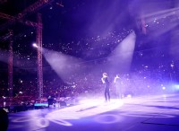 ワールドツアー中の東方神起が、LA(アメリカ)、サンティアゴ(チリ)などアメリカ大陸に続き、上海(中国)コンサートも大盛況のうちに終えた。写真=SMエンターテインメント ワールドツアー中の東方神起が、LA(アメリカ)、サンティアゴ(チリ)などアメリカ大陸に続き、上海(中国)コンサートも大盛況のうちに終えた。写真=SMエンターテインメント