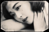 f(x)の2ndアルバム『Pink Tape』のタイトル曲『初めての親知らず』のMVティーザー映像が22日に公開された。写真＝SMエンターテインメント