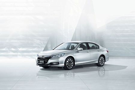 アコード ハイブリッド LX(画像:ホンダ) アコード ハイブリッド LX(画像:ホンダ)