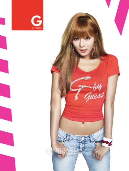 グローバルユニセックス・カジュアルブランド「G by GUESS」のイメージモデルを務める4Minuteヒョナが、ロッテデパート釜山本店でサイン会を行う。写真＝G by GUESS