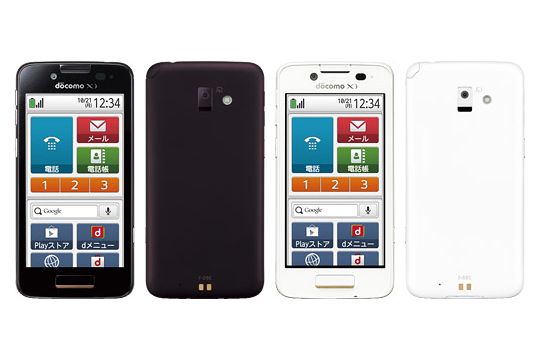 「らくらくスマートフォン プレミアム」(F-09E)(画像:NTTドコモ) 「らくらくスマートフォン プレミアム」(F-09E)(画像:NTTドコモ)