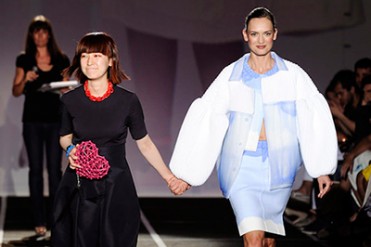 新人デザイナーの登竜門「ITS 2013」、「日本のヤクザ」にインスパイアされたショーが最優秀賞に