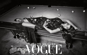 SISTARのヒョリンが、ファッション誌「VOGUE KOREA」のグラビア撮影を行った。写真＝VOGUE KOREA