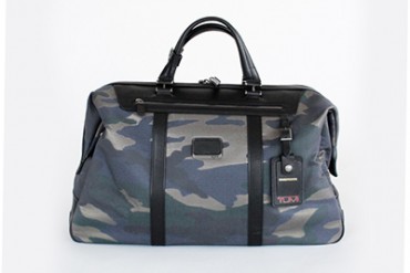ミハラヤスヒロ×TUMI、京都・西陣織のバックパック＆キャリーバッグ登場