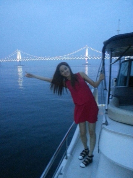 AFTERSCHOOLのジュヨンとジョンアが、ファンサイン会と休暇のためプサンに赴き、癒やしの時間を過ごした写真がこのたび公開された。