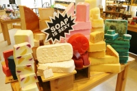 コスメブランド「ラッシュ」サマーソニックに出展、石鹸などの人気商品体験コーナーも