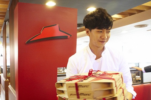 女子大のキャンパスを訪れるイ・スンギの姿がキャッチされ、話題となっている。