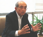 【海老原氏】　為替相場の円高、３月期決算会社の第１四半期（４～６月）決算発表による材料の一巡感などがあると思います。しかし、それ以上に日経平均が世界のマネーにとって上下に動かしやすい存在となっていることがあるのではないでしょうか。