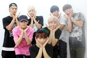 TEENTOPと神話(SHINHWA)アンディの集合ショットが話題だ。 TEENTOPと神話(SHINHWA)アンディの集合ショットが話題だ。