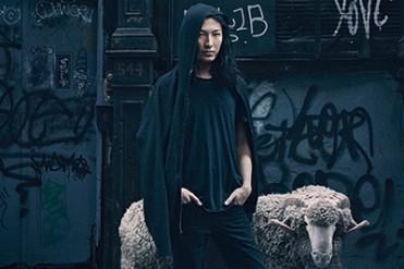 アレキサンダー・ワンがメリノ・ウールの顔に - 高級素材の良さをアピール