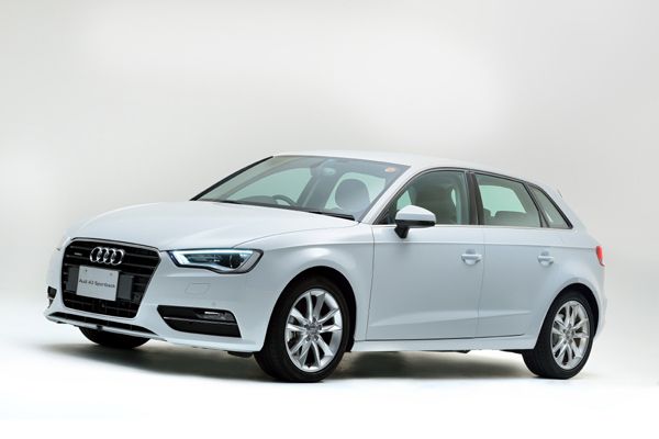 新型「Audi A3 Sportback」(画像:アウディジャパン) 新型「Audi A3 Sportback」(画像:アウディジャパン)