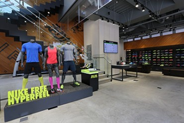 ナイキ大阪がリニューアル - ランニング中心のプロダクト＆クリニックも多数開催