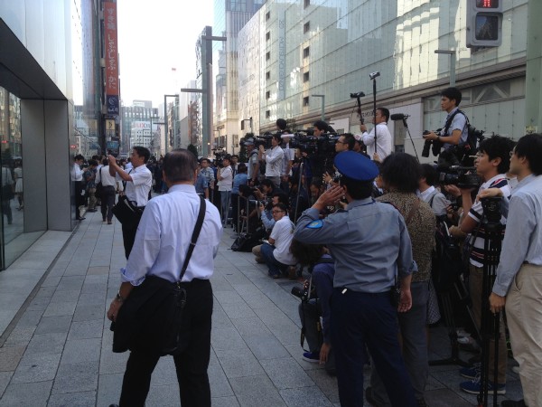 報道陣も多数詰め掛けた（2013年9月20日）