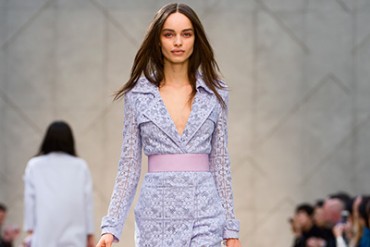 バーバリー プローサム 2014年春夏ウィメンズコレクション - 軽やかな素材で女性らしい繊細さを表現