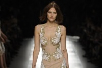 【ミラノ2014春夏＝20日】ファッキネッティによる初のランウェイコレクションを発表したトッズ　3代目ガイヤのデビューコレクションのトラサルディ