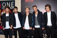 1Dのルイ・トムリンソン、オーストラリア公演で大転倒