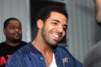 ドレイクの新作が今年の週間セールス2位の勢い