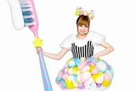 きゃりー “HAMiGAKiアンバサダー”に就任、広告でも世界へ