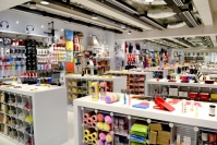 リーズナブル雑貨ストア「ASOKO（アソコ）」が東京初進出　旗艦店を原宿・明治通り沿いにオープン