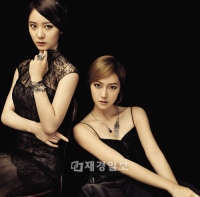 グラビアを公開するたびに話題を集めている少女時代ジェシカ&f(x)クリスタル姉妹が、今回はバレリーナに変身し注目を集めている。 グラビアを公開するたびに話題を集めている少女時代ジェシカ&f(x)クリスタル姉妹が、今回はバレリーナに変身し注目を集めている。