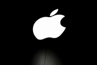 Appleは、9月20日の発売からわずか3日間で、新しいiPhone 5sとiPhone 5cの2モデルの販売台数が過去最高の900万台に達したことを発表した。