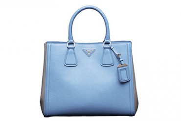 プラダ 銀座店が新たにオープン - 限定のスペシャルバッグも登場