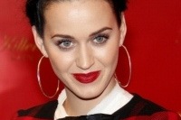 ケイティ・ペリー、2ndシングルは万国共通のラブソングに