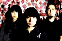 コロボックルズ 12月リリースの新作でザ・クロマニヨンズやOKAMOTO'Sのエンジニア招聘