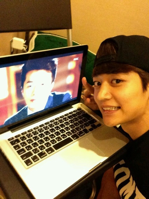 SHINeeのミンホが、MBC水木ドラマ『メディカルトップチーム』で共演しているクォン・サンウに対する愛情をアピールし話題だ。