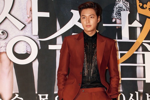 イ・ミンホが中国で連続ホームランを飛ばしている。