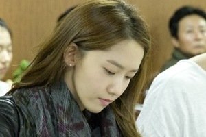 ドラマ「総理と私」が温かいぬくもりを感じられる「密着台本読み」の現場写真を公開して期待を高めている。