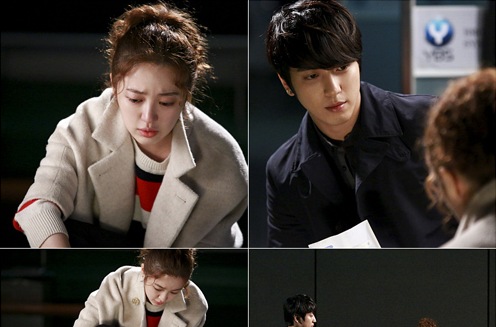 KBS月火ドラマ『未来の選択』では、ユン・ウネが長い間我慢してきた悲しみを爆発させる切ない涙の熱演を繰り広げ、撮影現場の雰囲気を粛然とさせた。写真=エネックステレコム