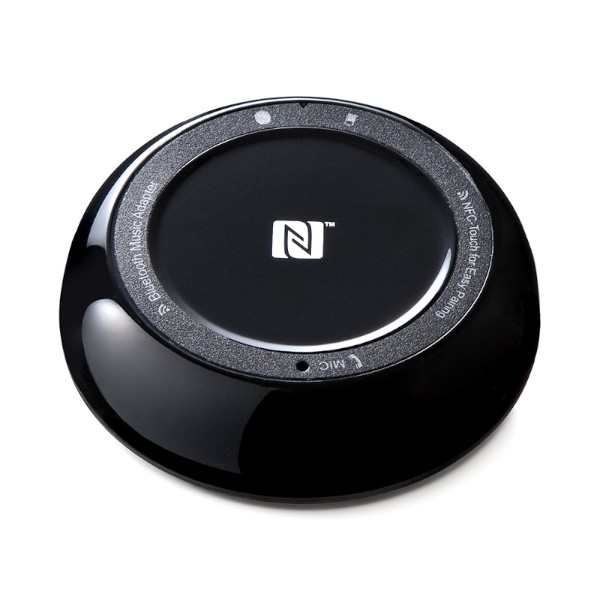 サンワサプライは11日、有線スピーカーを簡単にワイヤレス化してiPhoneやスマホの音楽を楽しめるBluetoothオーディオレシーバー、「Bluetoothレシーバー(オーディオ・通話対応・受信機・NFC接続)400-BTAD003」を発売した。 サンワサプライは11日、有線スピーカーを簡単にワイヤレス化してiPhoneやスマホの音楽を楽しめるBluetoothオーディオレシーバー、「Bluetoothレシーバー(オーディオ・通話対応・受信機・NFC接続)400-BTAD003」を発売した。